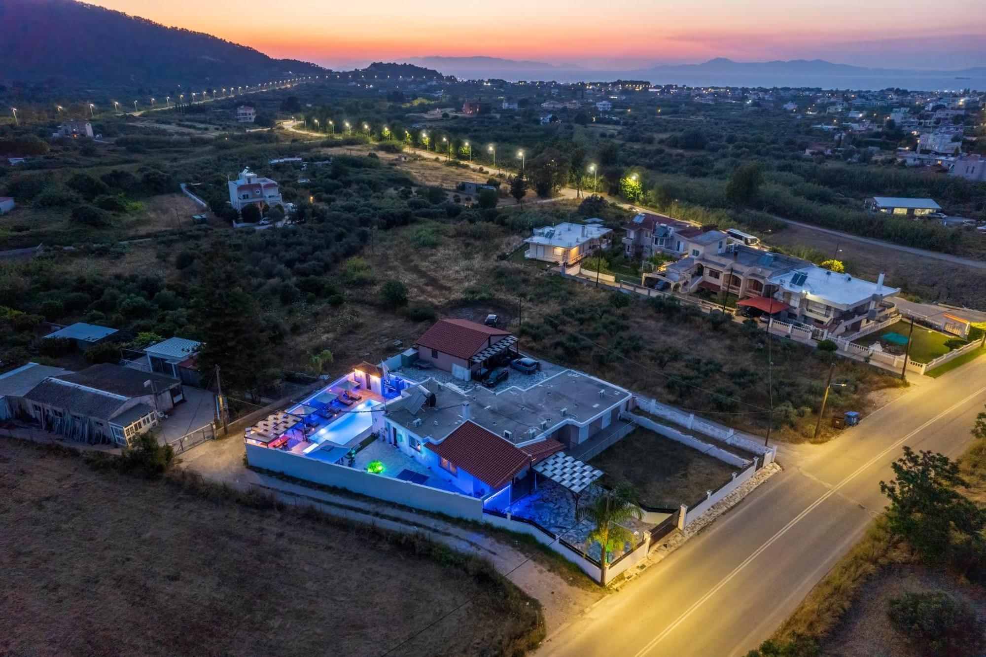 Near Airport Kremastí